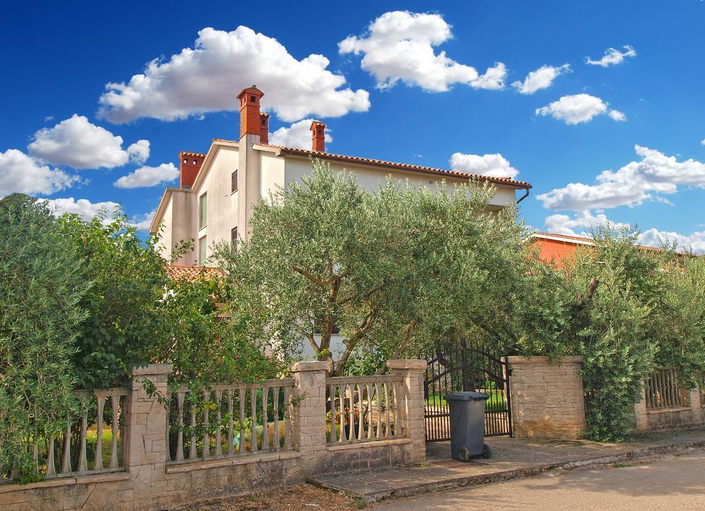Apartments Nera Fažana Εξωτερικό φωτογραφία